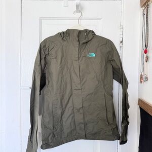 The North Face White and Black Women's Jacket Interior Label Detail